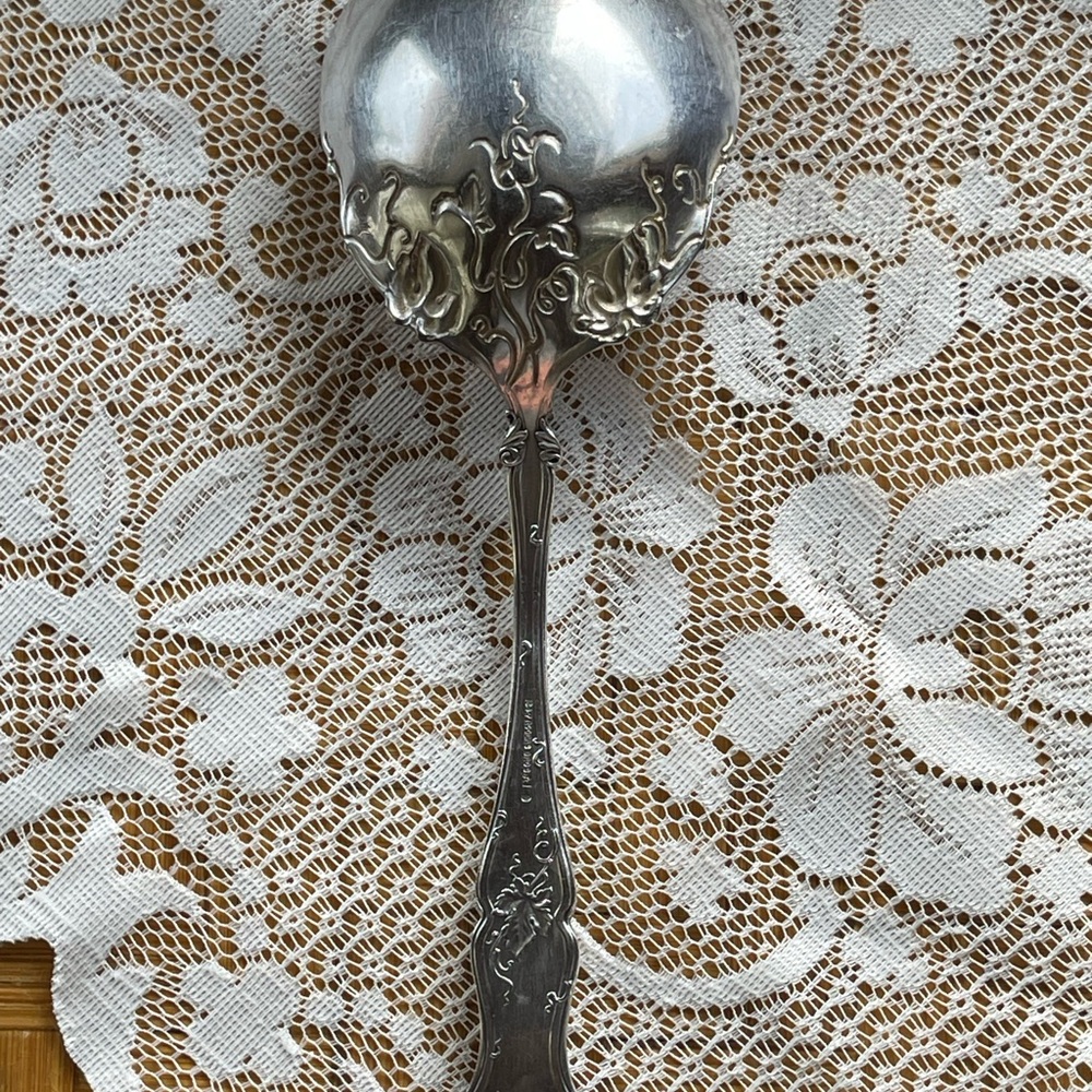 Rogers Brothers vintage silver plated serving spoon & butter knife - Picture 8 of 11